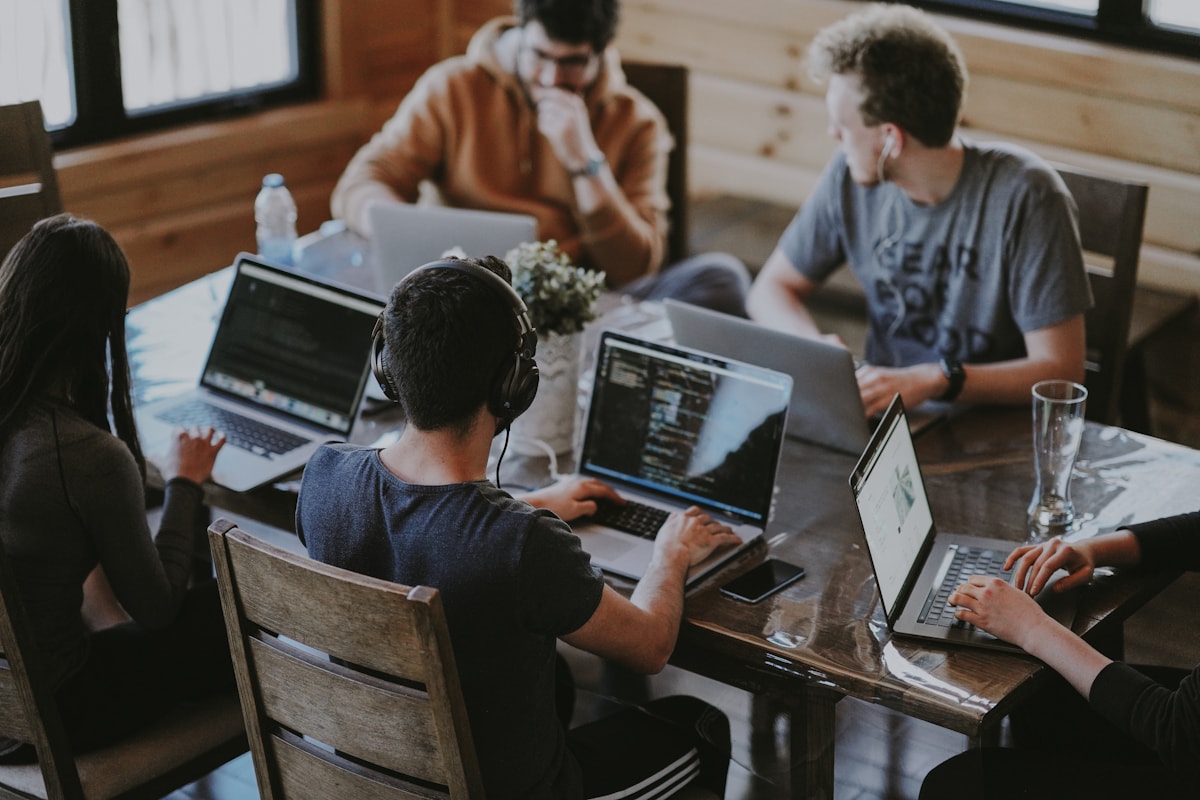 CRM multi-cliente per agenzia marketing con tenant isolati e dashboard centralizzata